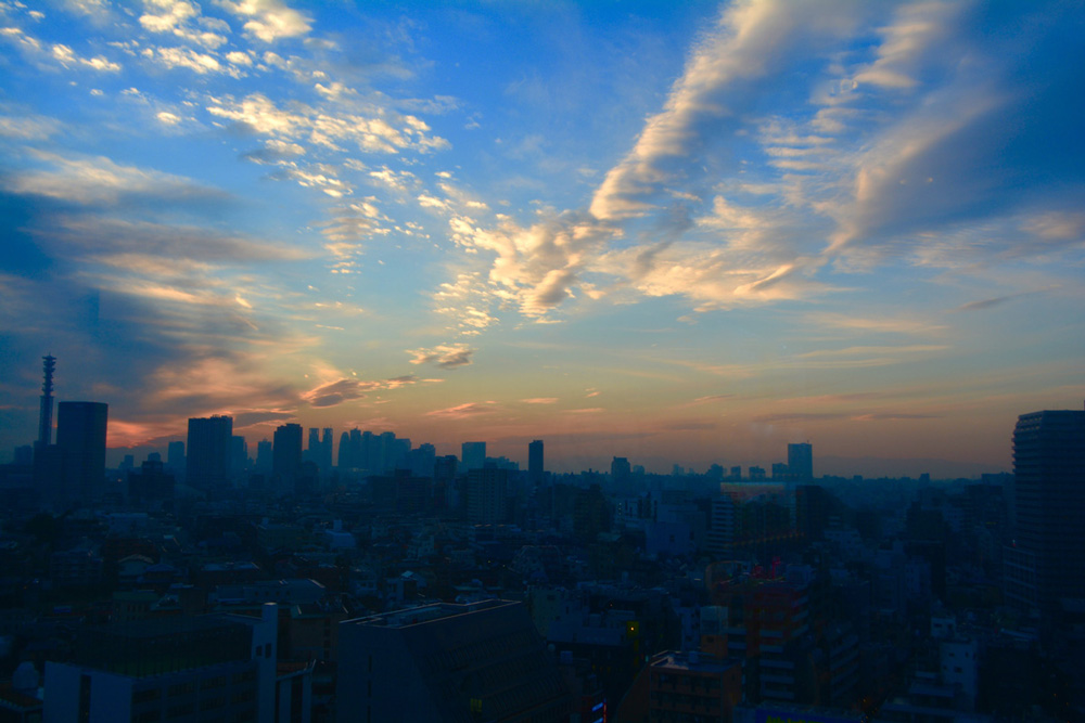 東京セントラルユースホステルからの夕焼け